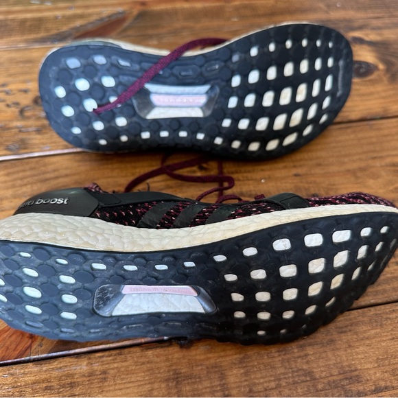 Adidas Ultra Boost - Picture 2 of 6